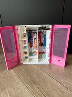 Barbie kledingkast, Kinderen en Baby's, Speelgoed | Poppenhuizen, Ophalen of Verzenden, Zo goed als nieuw, Toebehoren