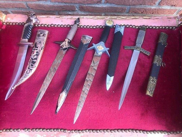 mooi lot van vier sier dolken, één koop, Verzamelen, Militaria | Algemeen, Overige soorten, Mes of Dolk, Duitsland, Ophalen of Verzenden