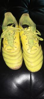 Te koop; voetbalschoenen, Maat XS of kleiner, Ophalen of Verzenden, Gebruikt, Schoenen