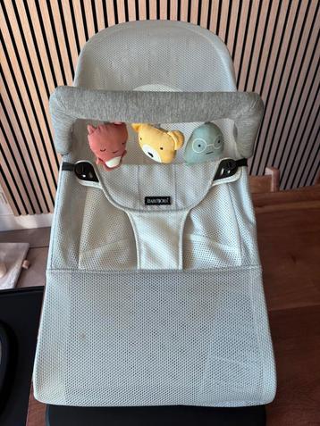 BabyBjörn Wipstoel Balance Soft - Mesh - Zilver-Wit beschikbaar voor biedingen