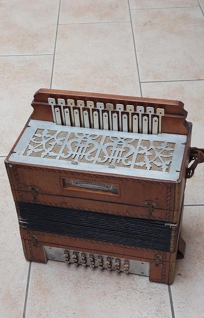 Diatonische accordeon François DEDENIS, Muziek en Instrumenten, Accordeons, Gebruikt, Overige merken, Ophalen of Verzenden