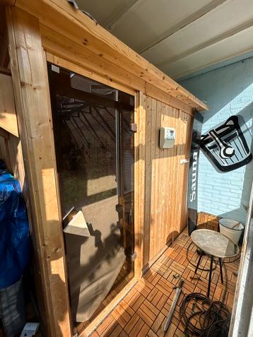 Mooie en ruime Sauna beschikbaar voor biedingen