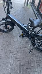 Helemaal nieuw oplader en alle sleuteltjes, Fietsen en Brommers, Fietsen | Vouwfietsen, Ophalen of Verzenden, Zo goed als nieuw