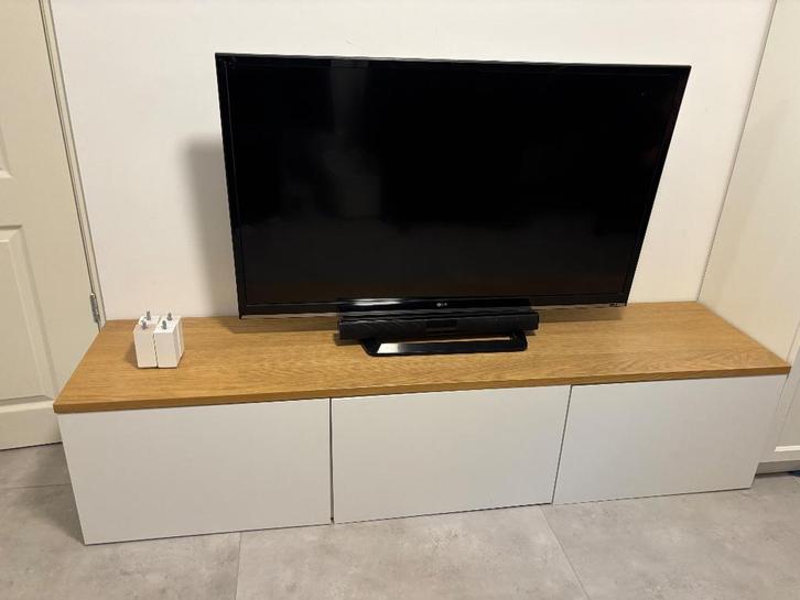 Tv meubel IKEA besta, Huis en Inrichting, Kasten | Televisiemeubels, Zo goed als nieuw, Minder dan 100 cm, 150 tot 200 cm, 25 tot 50 cm
