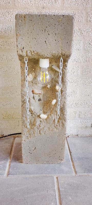 Betonlamp.! beschikbaar voor biedingen