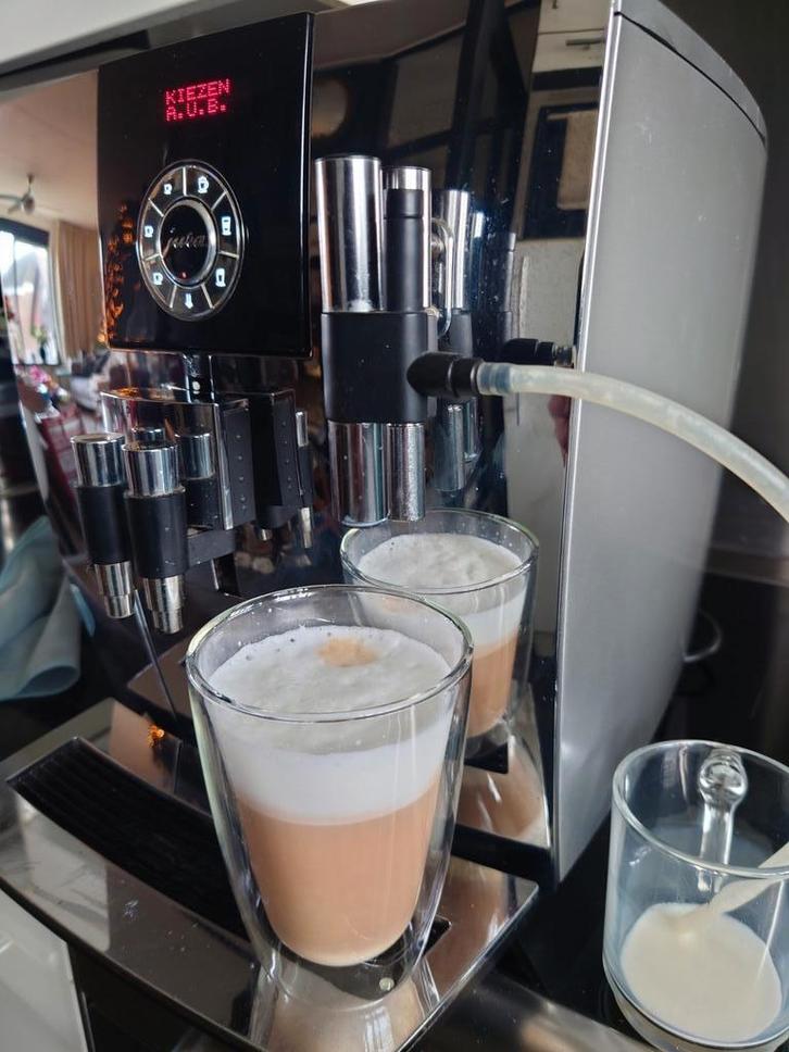 Jura J9 Chroom uitvoering., Witgoed en Apparatuur, Koffiezetapparaten, Gebruikt, Gemalen koffie, Koffiebonen, Koffiemachine, 10 kopjes of meer