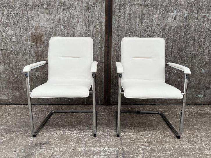 Luxe ICF slede stoelen - wit/crème kunstleder, Huis en Inrichting, Stoelen, Twee, Leer, Metaal, Stof, Ophalen of Verzenden