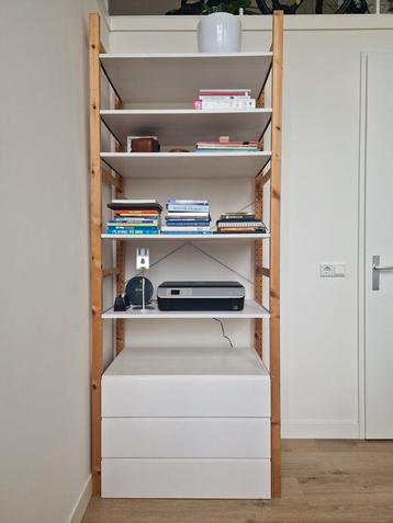 Stellingkast wit/blank hout  beschikbaar voor biedingen
