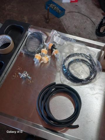 Nieuwe benzineslangen, filters en kraantje beschikbaar voor biedingen
