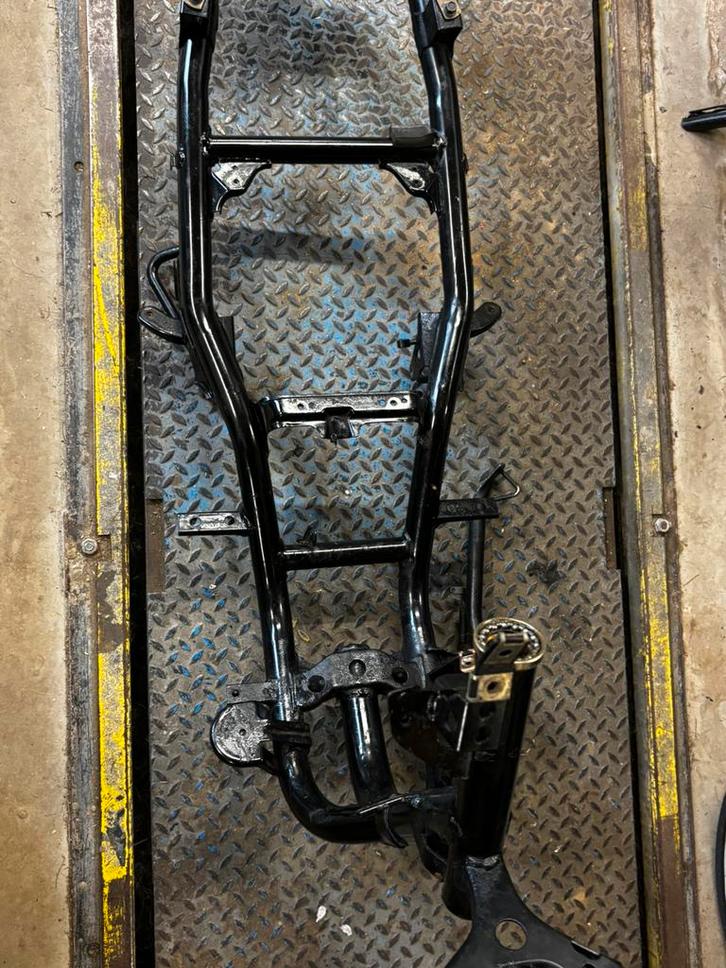 Yamaha aerox 2005 frame met wok alle Nederlandse papieren, Fietsen en Brommers, Brommers | Overige merken, Ophalen
