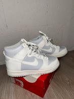 Nike Dunk High - Maat 38,5, Ophalen of Verzenden, Zo goed als nieuw, Wit, Sneakers of Gympen