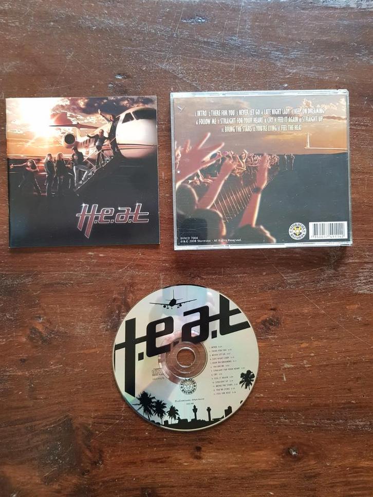 H.E.A.T - H.E.A.T cd AOR melodic rock SIGNED!!, Cd's en Dvd's, Cd's | Hardrock en Metal, Gebruikt, Ophalen of Verzenden