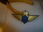 Blauw Geel Koper Junior K L M SKipper Broche., Verzamelen, Speldjes, Pins en Buttons, Ophalen of Verzenden, Zo goed als nieuw