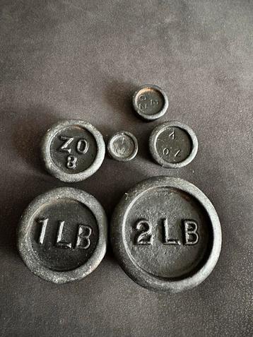 Oude Gewichten voor Weegschaal beschikbaar voor biedingen