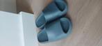 Yeezy Slides maat 9 = 42.5, Kleding | Heren, Schoenen, Ophalen of Verzenden, Gedragen, Blauw