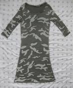 Transfer groene jurk, camouflageprint, kaki, lange mouw S, Kleding | Dames, Jurken, Ophalen of Verzenden, Zo goed als nieuw, Knielengte