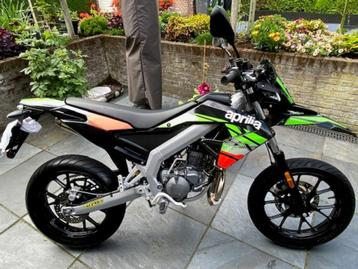 Aprilia SX 50 limited 2020 NIEUW STAAT! Weinig km's  beschikbaar voor biedingen