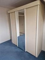 Kleidingkast, Ophalen, Nuservice, Zo goed als nieuw, Marconistraat 8
