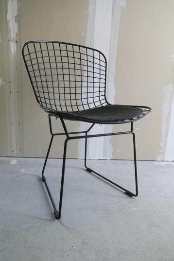 2 stuks: Bertoia Stijl Draadstoel Zwart beschikbaar voor biedingen