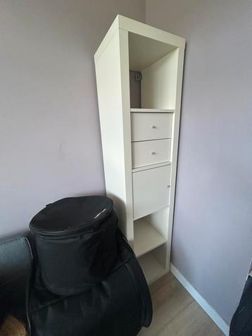 Ikea kallax kastje.