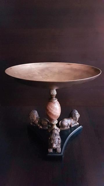 Art Deco massief bronzen FRUIT BOWL met leeuwen beschikbaar voor biedingen