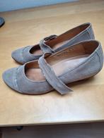 Beige suedeleren schoenen., Ophalen, Pumps, Beige, Zo goed als nieuw