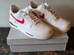 Nike Air Force 1 Low Evo "White University Red" 44,5, Wit, Nike, Nieuw, Ophalen of Verzenden