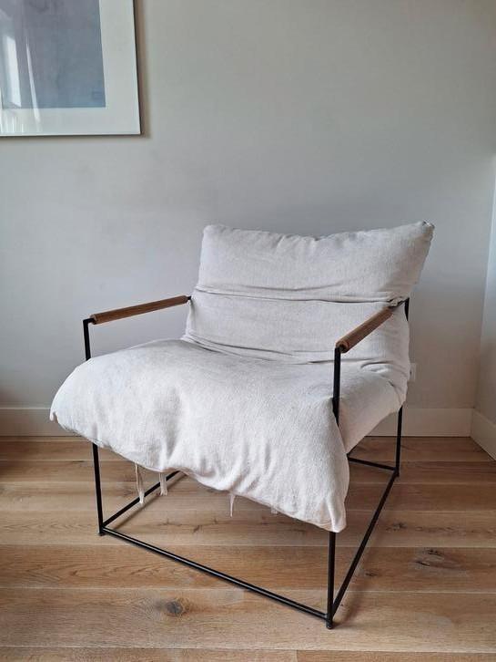 Zara Home fauteuil linnen metaal wit creme, Huis en Inrichting, Fauteuils, Zo goed als nieuw, Hout, Metaal, 50 tot 75 cm, Ophalen