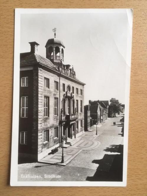 Enkhuizen - Stadhuis, Verzamelen, Ansichtkaarten | Nederland, Gelopen, Noord-Holland, Verzenden