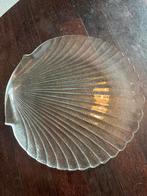 Glazen schaal in de vorm van een schelp, Schaal, Ophalen of Verzenden, Overige vormen, Glas