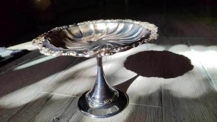 Vintage Zilverkleurige Fruitschaal op Voet, Antiek en Kunst, Antiek | Schalen, Ophalen of Verzenden