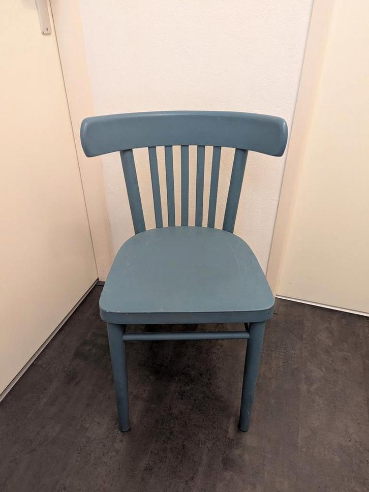 Blauwe Houten Stoel vintage, Huis en Inrichting, Stoelen, Gebruikt, Eén, Hout, Blauw, Ophalen of Verzenden