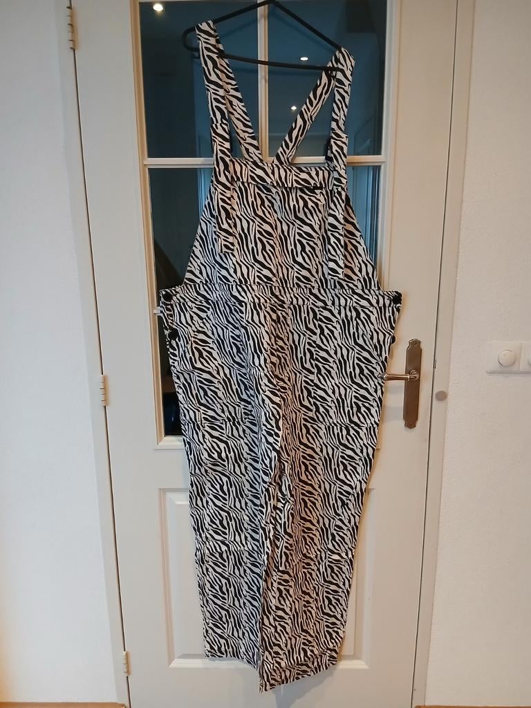 Carnaval Tuinbroek Zebra Maat 58, Kleding | Heren, Carnaval, Maat 56/58 (XL), Ophalen of Verzenden, Zo goed als nieuw