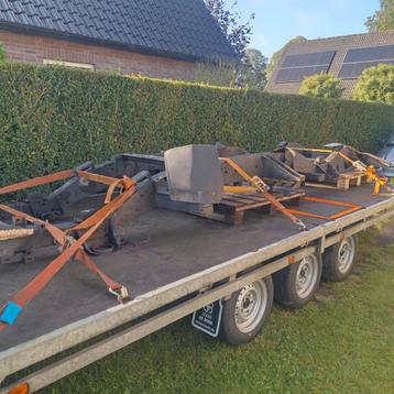 2x Chassis Land Rover Defender 110 (td5 en 2.5td) beschikbaar voor biedingen