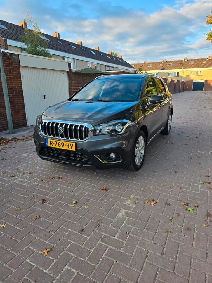 Suzuki S-Cross 1.4 Boosterjet 129PK Smart Hybrid 2021 Grijs, Auto's, Suzuki, Bedrijf, S-Cross, ABS, Achteruitrijcamera, Adaptieve lichten