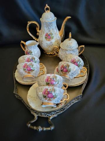 10 delig vintage theeservies  beschikbaar voor biedingen
