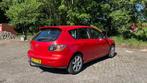 Mazda 3 1.6 Hatchback 2006 Rood Nieuwe APK!, Voorwielaandrijving, 1160 kg, Stof, Zwart