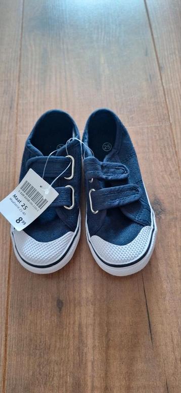 Gymschoenen Maat 25 blauw beschikbaar voor biedingen