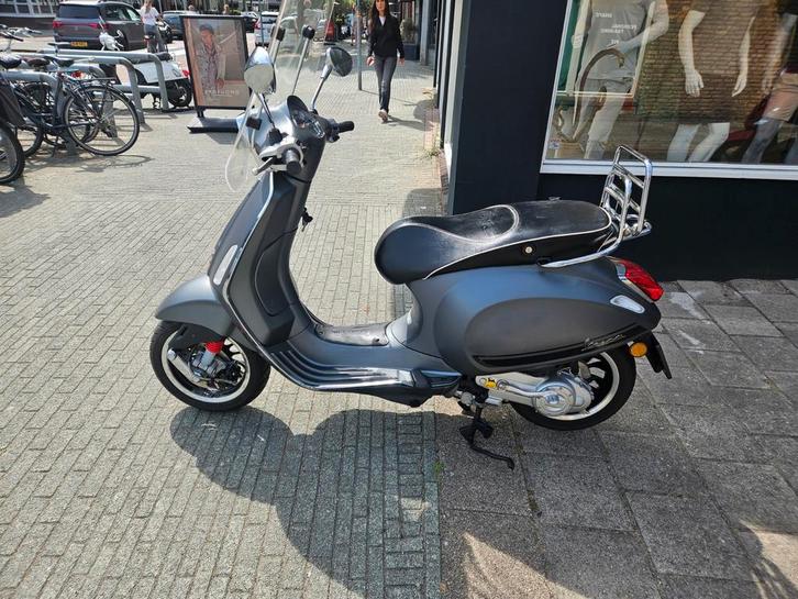 Vespa Sprint sport 25km zeer nette staat 2V, Fietsen en Brommers, Scooters | Vespa, Zo goed als nieuw, Overige modellen, Maximaal 25 km/u