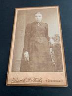 cdv carte de visite foto dame Heinrich F Fuchs Den Haag, Verzenden, Voor 1940, Zo goed als nieuw, Foto
