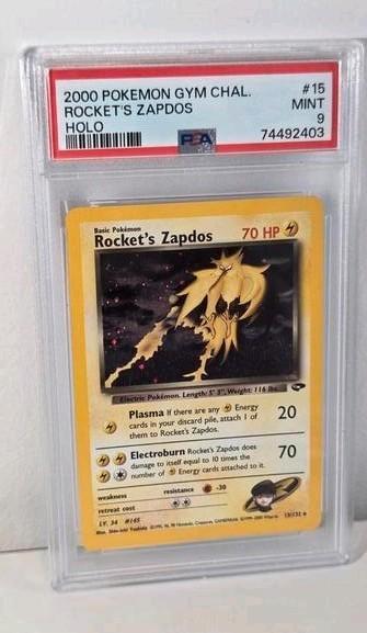 PSA 9 - Rocket's Zapdos Holo #15 (2000 Gym Challenge) beschikbaar voor biedingen