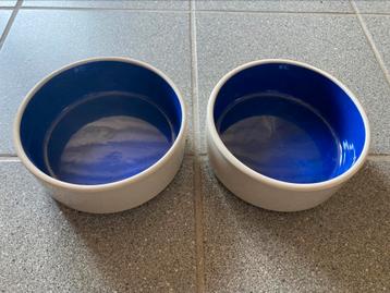 2x keramische voerbak/waterbak 1 liter beschikbaar voor biedingen