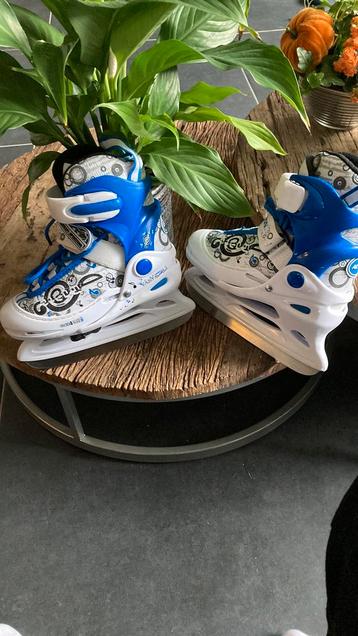 Kinderschaatsen zo goed als nieuw Maat 26 tm 30 beschikbaar voor biedingen