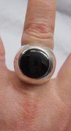 Zilveren zware ring met onyx maat ruim 17.5 nr.1660, Sieraden, Tassen en Uiterlijk, Ringen, Verzenden, Zo goed als nieuw, 17 tot 18