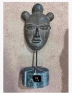 Brocante stenen beeld Masker op voet, Azië, 34 cm hoog, Antiek en Kunst, Kunst | Beelden en Houtsnijwerken, Ophalen of Verzenden