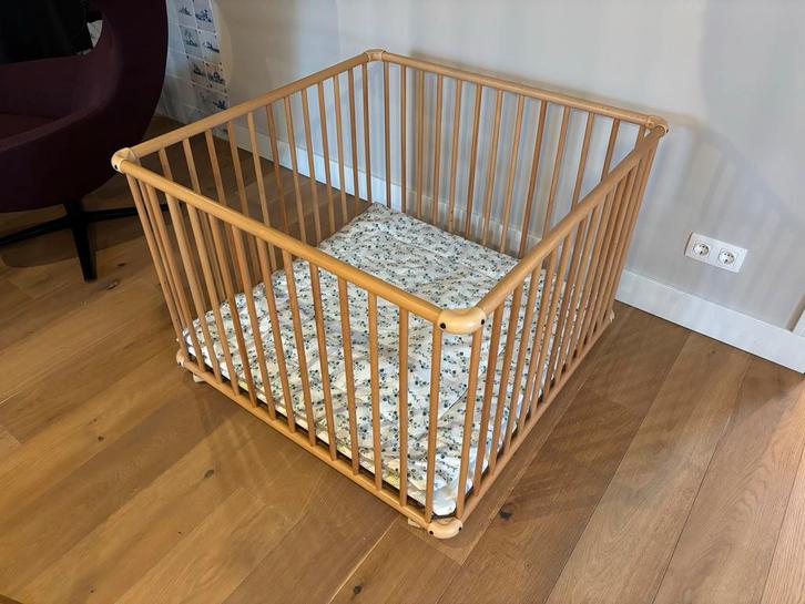 Box 97x97cm, merk geuther met boxkleed, Kinderen en Baby's, Boxen, Zo goed als nieuw, Vierkant, Boxkleed, Ophalen