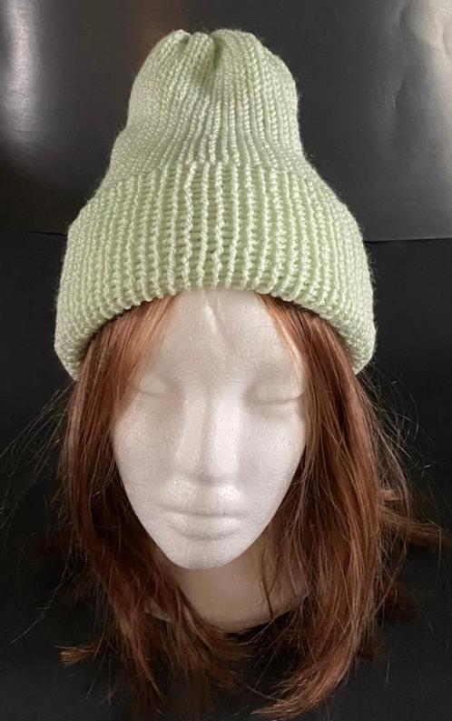 Muts mintgroen, Kleding | Dames, Mutsen, Sjaals en Handschoenen, Nieuw, Muts, Maat 42/44 (L), Verzenden