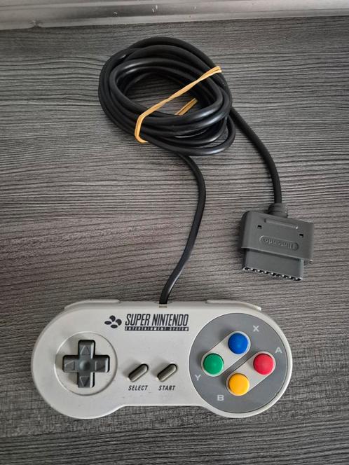 Originele SNES controller – Made in Japan (PAL), Spelcomputers en Games, Games | Nintendo Super NES, Zo goed als nieuw, 1 speler