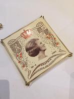 tegeltjes - pannenonderzetters kroning Beatrix, Ophalen of Verzenden, Zo goed als nieuw, Nederland, Overige typen