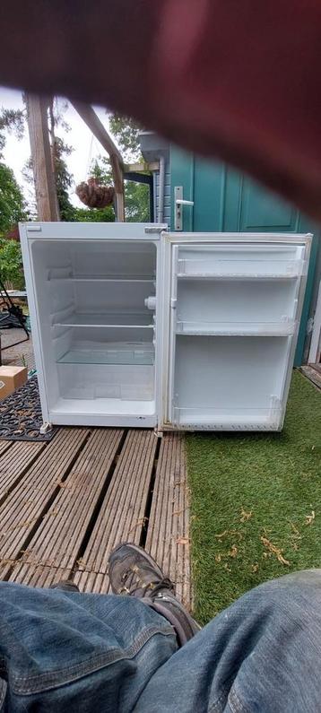 kleine ijskast zonder vriesvak beschikbaar voor biedingen
